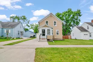 423 W 7th St, Kaukauna, WI 54130 - Photo 2