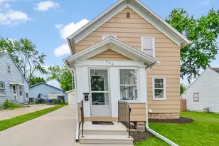 423 W 7th St, Kaukauna, WI 54130 - Photo 4