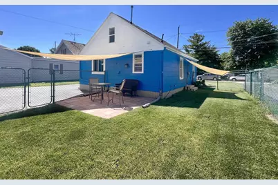 512 W 19th Avenue, Oshkosh, WI 54904 - Photo 4