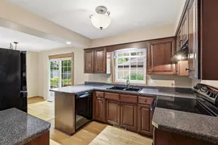 2900 E Lourdes Dr, Appleton, WI 54915 - Photo 10