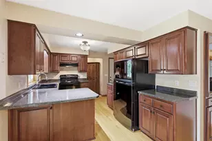 2900 E Lourdes Dr, Appleton, WI 54915 - Photo 8