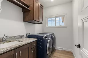 2157 Fox Pt Cir, De Pere, WI 54115 - Photo 44