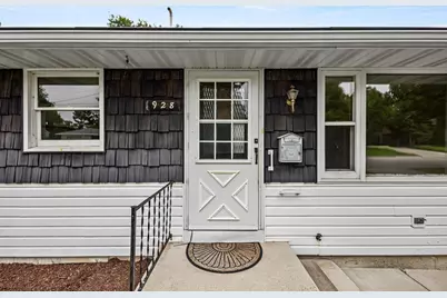 928 N 6th Avenue, Sturgeon Bay, WI 54235 - Photo 2