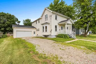 210 River St, Neenah, WI 54956 - Photo 2