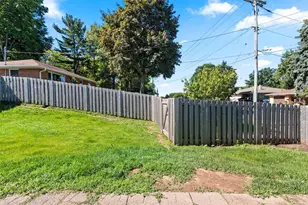 2100 Hillside Ln, Green Bay, WI 54302 - Photo 38