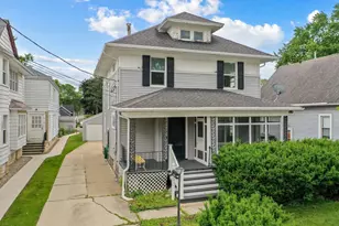 217 12th Ave, Green Bay, WI 54303 - Photo 1
