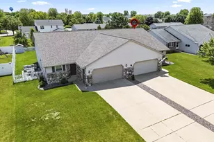 1329 S Franco Ct, De Pere, WI 54115 - Photo 4