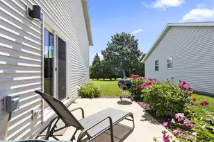 1329 S Franco Ct, De Pere, WI 54115 - Photo 38
