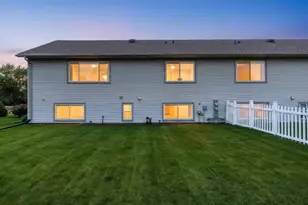 1329 S Franco Ct, De Pere, WI 54115 - Photo 2
