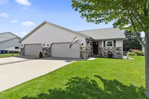 1329 S Franco Ct, De Pere, WI 54115 - Photo 54