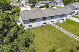 1329 S Franco Ct, De Pere, WI 54115 - Photo 44