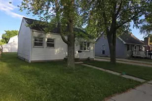 1735 11th Ave, Green Bay, WI 54304 - Photo 2