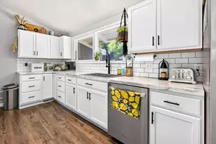 1304 Division St, Green Bay, WI 54303 - Photo 12