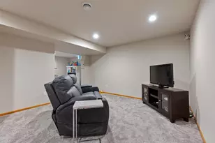 1054 Sycamore Tree Dr, Fond du Lac, WI 54935 - Photo 22