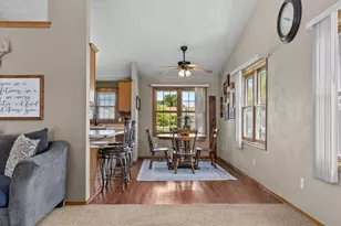 2071 Greengrove St, Kaukauna, WI 54130 - Photo 10