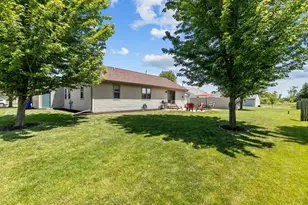 2071 Greengrove St, Kaukauna, WI 54130 - Photo 40