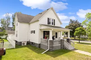 1533 Elizabeth Ave, Marinette, WI 54143 - Photo 2