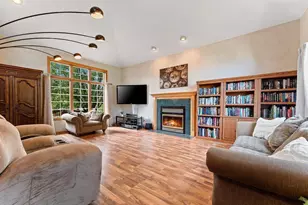 421 Woodrow Ct, Denmark, WI 54208 - Photo 8