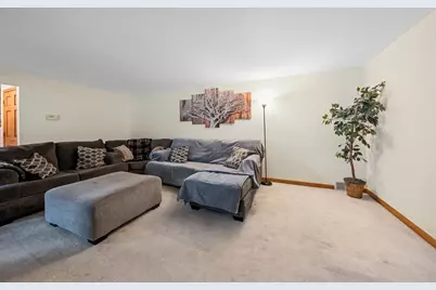 3634 Glenbrooke Lane, Green Bay, WI 54301 - Photo 10