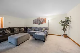 3634 Glenbrooke Ln, Green Bay, WI 54301 - Photo 10