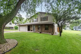 3634 Glenbrooke Ln, Green Bay, WI 54301 - Photo 2