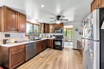 1602 Bruce Lane, Green Bay, WI 54304 - Photo 6