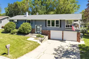 1602 Bruce Ln, Green Bay, WI 54304 - Photo 2