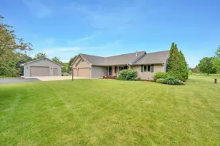 3605 Solitude Rd, De Pere, WI 54115 - Photo 10