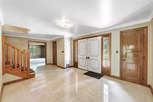 675 Sunset Cir, Green Bay, WI 54301 - Photo 6