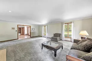 675 Sunset Cir, Green Bay, WI 54301 - Photo 12