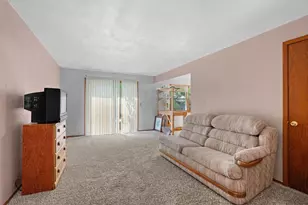 1633 W Weiland Ln, Appleton, WI 54914 - Photo 4