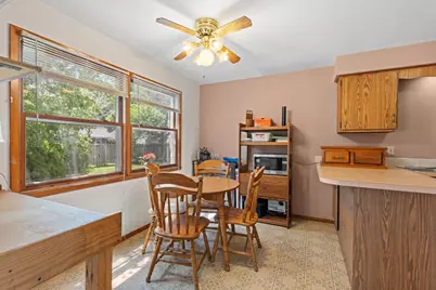 1633 W Weiland Lane, Appleton, WI 54914 - Photo 6