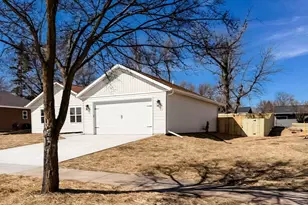 426 Village Ln, Ripon, WI 54971 - Photo 2