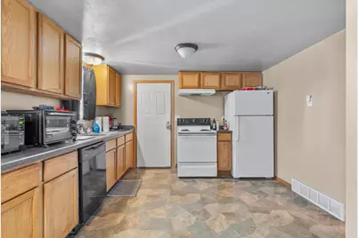 1427 W College Avenue, Appleton, WI 54914 - Photo 22