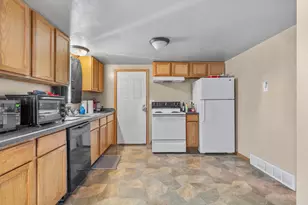 1427 W College Ave, Appleton, WI 54914 - Photo 22