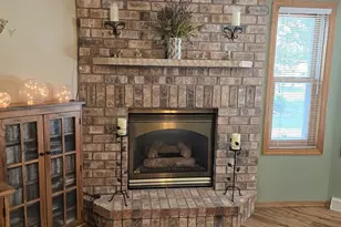 1430 Silverwood Ln, Neenah, WI 54956 - Photo 4