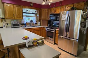 1430 Silverwood Ln, Neenah, WI 54956 - Photo 8
