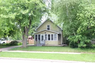 1223 Grove St, Oshkosh, WI 54901 - Photo 2