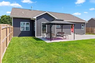 606 W 3rd St, Shawano, WI 54166 - Photo 40