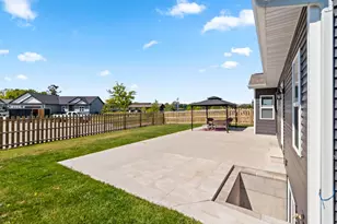 606 W 3rd St, Shawano, WI 54166 - Photo 48