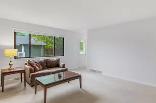 892 Bishop Ct, Fond du Lac, WI 54935 - Photo 2