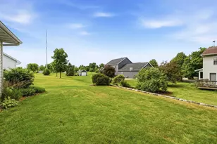 1102 Carriage Cir, Fond du Lac, WI 54935 - Photo 28