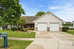 1102 Carriage Cir, Fond du Lac, WI 54935 - Photo 30