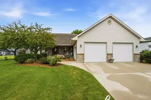 1102 Carriage Cir, Fond du Lac, WI 54935 - Photo 1