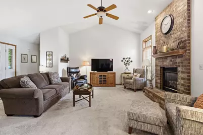 1102 Carriage Circle, Fond du Lac, WI 54935 - Photo 8