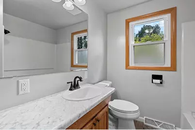 1634 Lilac Lane, Green Bay, WI 54302 - Photo 8