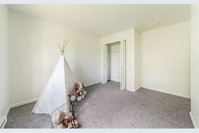 2510 Village Lane #A, Oshkosh, WI 54904 - Photo 14