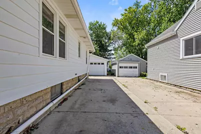135 W 23rd Avenue, Oshkosh, WI 54902 - Photo 30