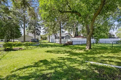 135 W 23rd Avenue, Oshkosh, WI 54902 - Photo 40