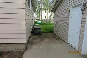 312 W 3rd St, Shawano, WI 54166 - Photo 6